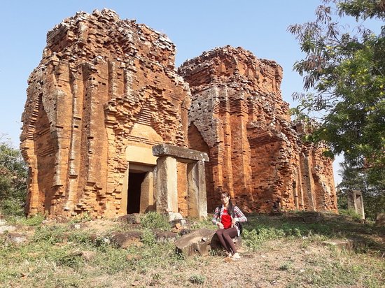 Prasat Sneung 2